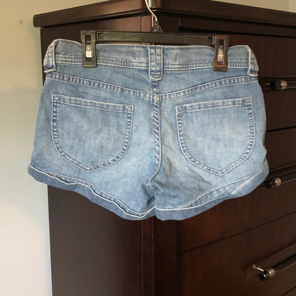 Old Navy - Low Rise Jean Shorts - Picture 2 of 3